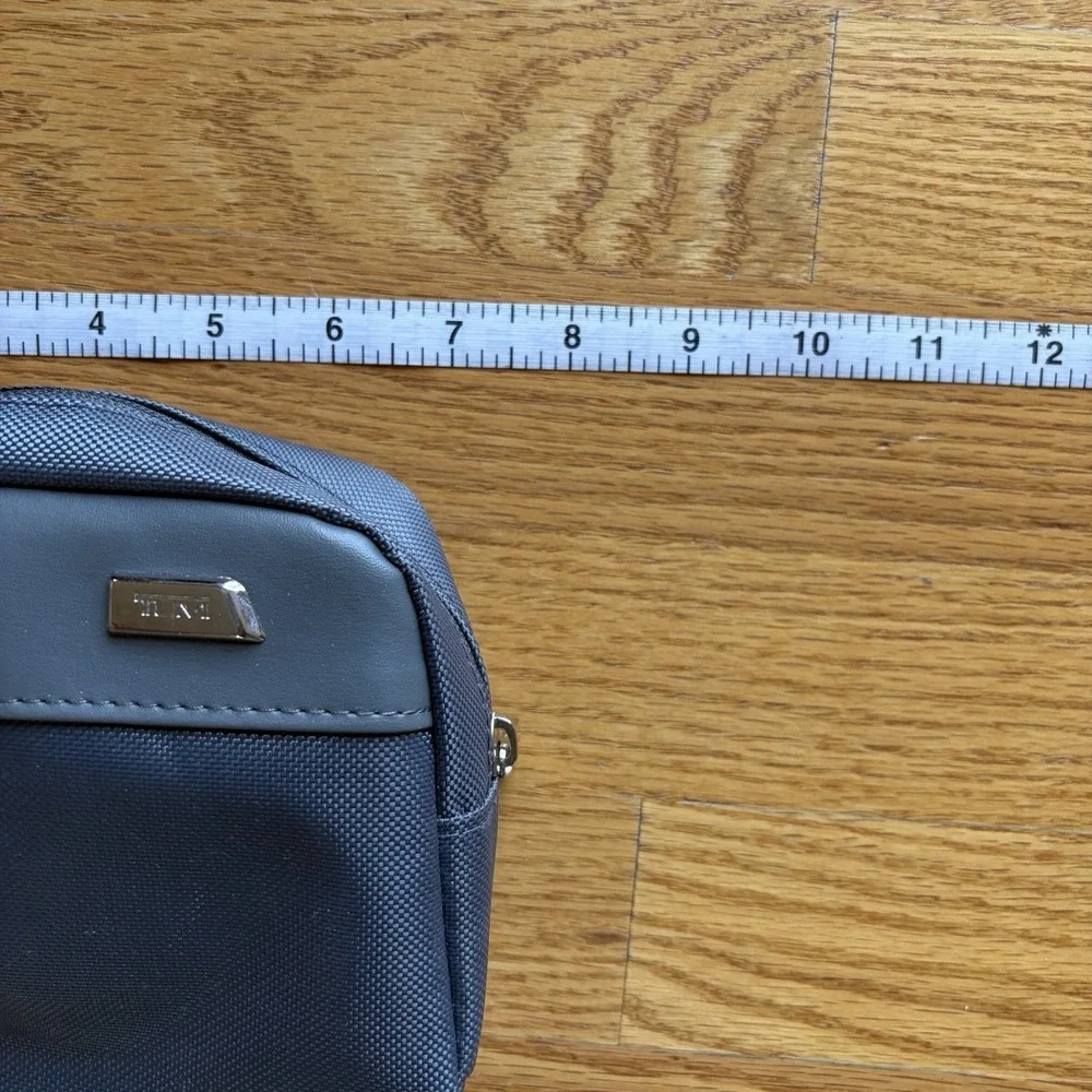 2 TUMI Delta Air Lines Amenity Travel Kit Bags Blue Black Leather Trim 1 Partial